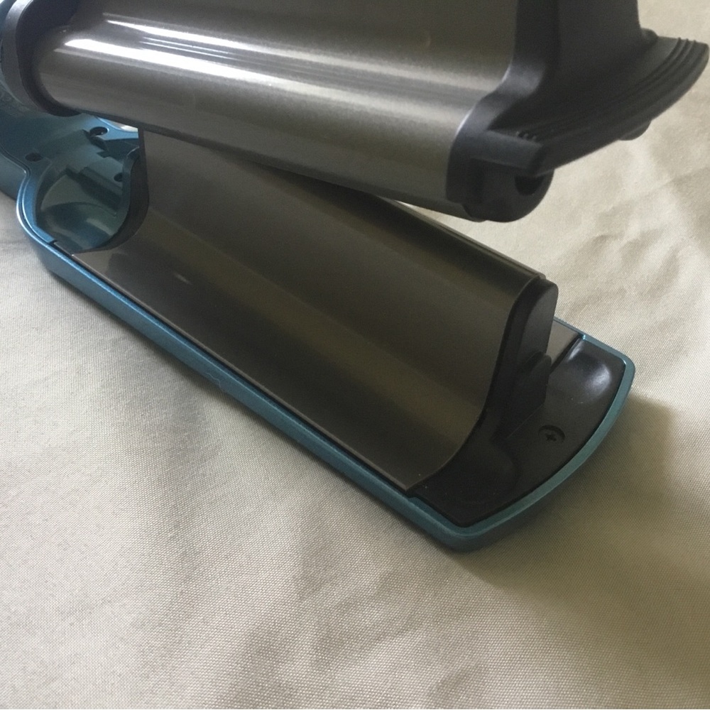 BaByliss Blue and Silver Hair Waver